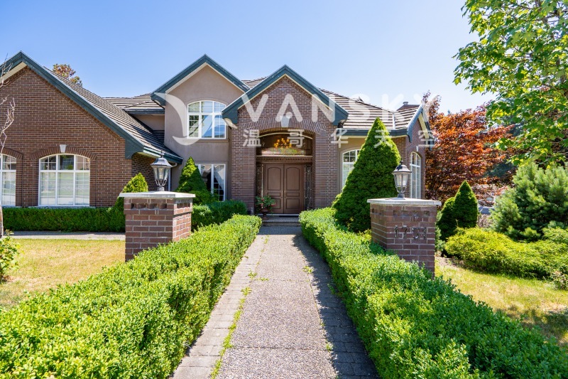 250903200635_1751 Hampton Drive Coquitlam-4.jpg